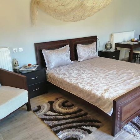 Guesthouse Athanasiou Като-Лутраки Экстерьер фото
