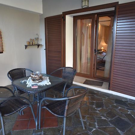 Guesthouse Athanasiou Като-Лутраки Экстерьер фото